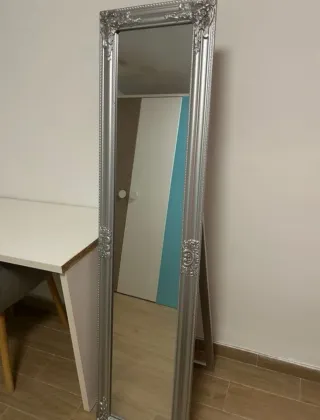 Espejo de pie plateado