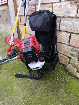 Desbrozadora mochila con accesorios