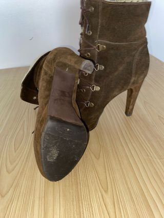 Botines de ante con calcetín