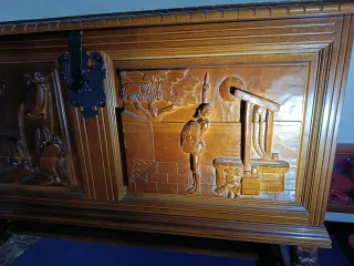 Baúl Antiguo Madera Tallada