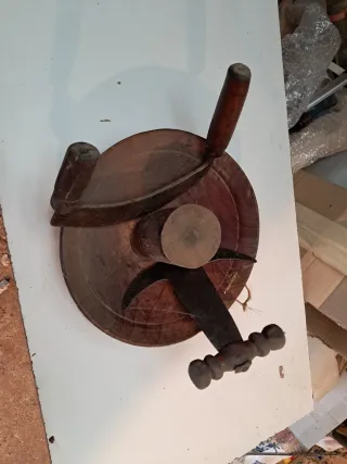 Tajaderas de madera y metal