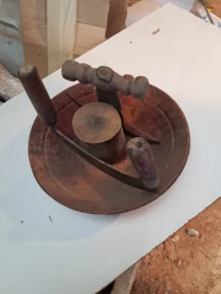 Tajaderas de madera y metal