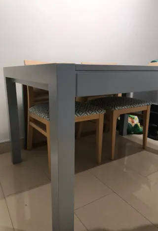Mesa comedor extensible gris diseño moderno