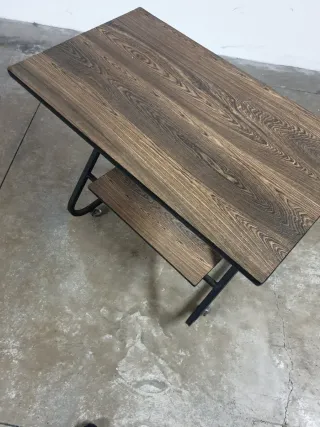 Mesa auxiliar con ruedas. Años 1970. Vintage