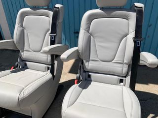 ASIENTOS CLASE V INDIVIDUALES CUERO GRIS VIANO