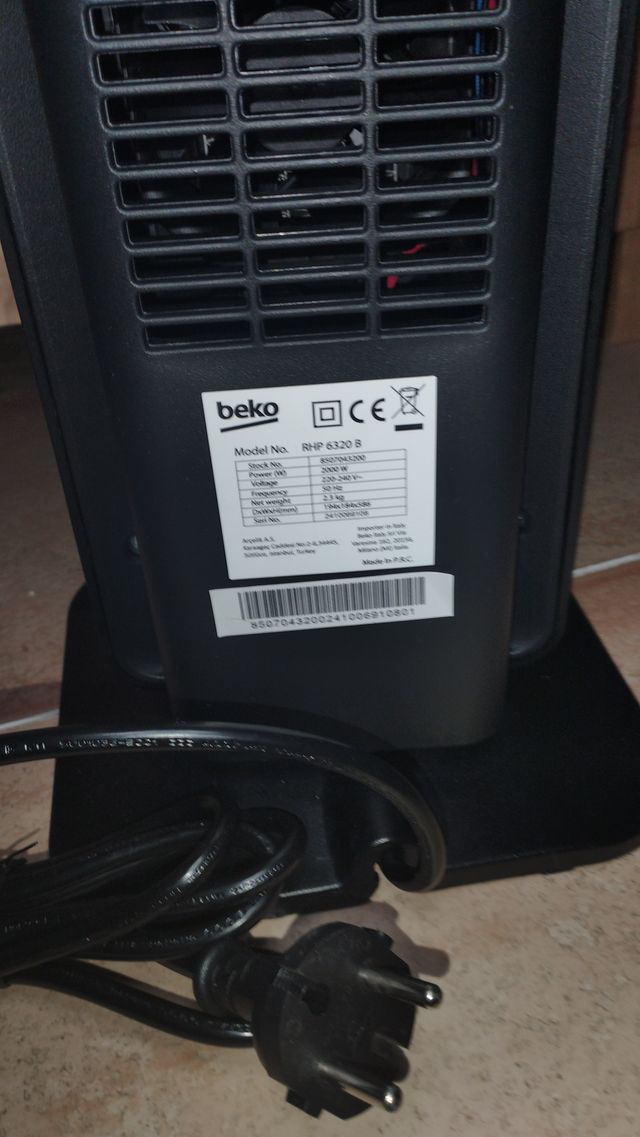 Calefactor Beko RHP 6320 B Torre Cerámico