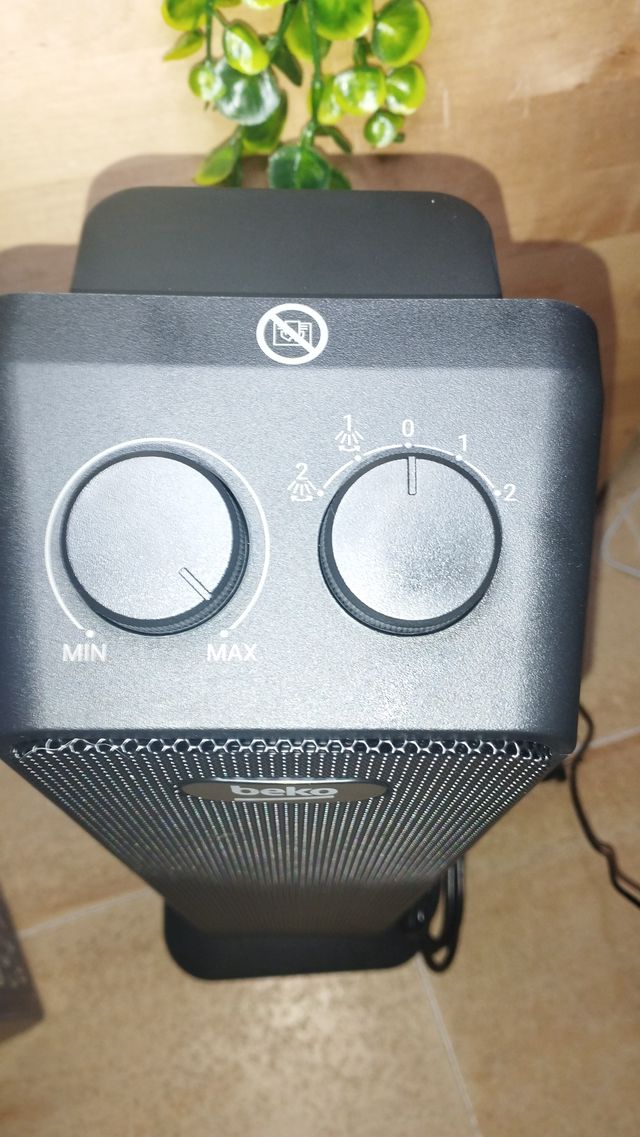 Calefactor Beko RHP 6320 B Torre Cerámico