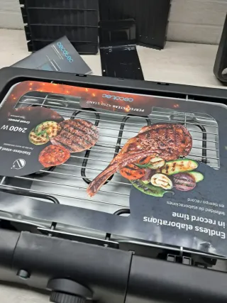 Cecotec Barbacoa Eléctrica PerfectSteak 4250 Stand
