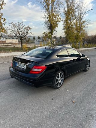 Mercedes-Benz Clase C220 Coupe AMG