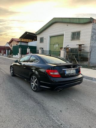 Mercedes-Benz Clase C220 Coupe AMG