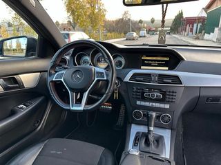 Mercedes-Benz Clase C220 Coupe AMG