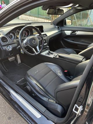 Mercedes-Benz Clase C220 Coupe AMG