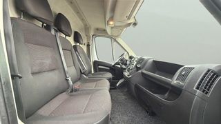 Peugeot Boxer Furgon BlueHDi 140 S&S Pack 335 L2H2 103 kW (140 CV)