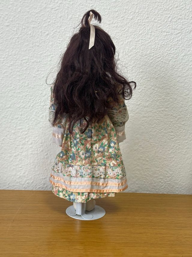 Muñeca Porcelana Vintage 80-90s con Soporte