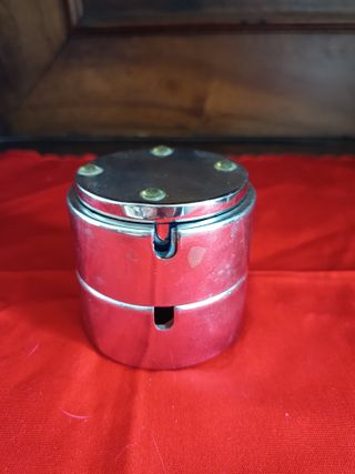 Pareja de Ceniceros Isamu Kenmochi