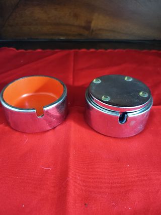 Pareja de Ceniceros Isamu Kenmochi