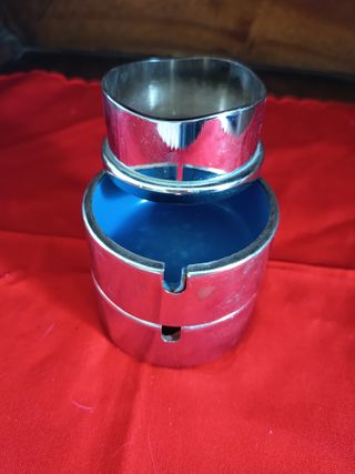 Pareja de Ceniceros Isamu Kenmochi