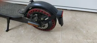 Patinete eléctrico negro