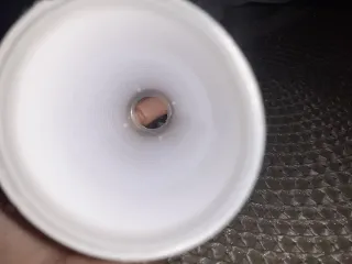 Bobina de hilo blanco