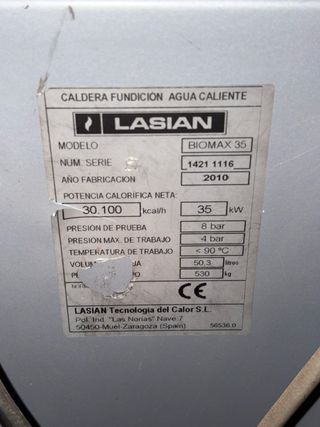 Caldera Lasian Biomax 35 kW con silo y sinfín