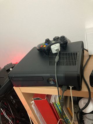 Xbox 360 Nera slim + Xploit o scambio per PS Vita