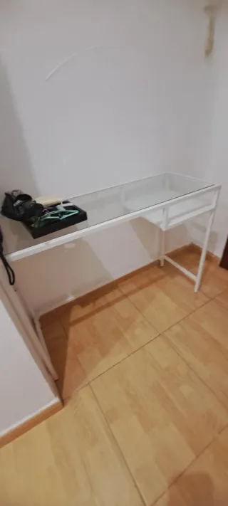 Mesa recibidor cristal y metal Ikea