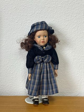 Muñeca Porcelana Vintage Terciopelo