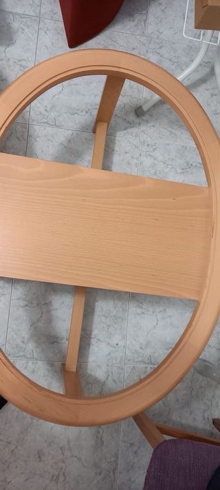 Mesa centro de cristal y madera con asientos