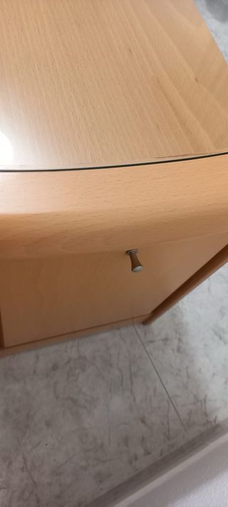 Mesa centro de cristal y madera con asientos