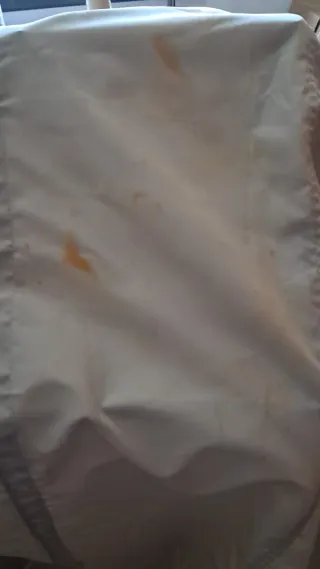 Cenador de madera y tela beige