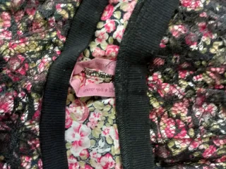 Blusa Bershka floral