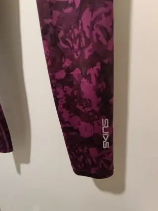 Leggings de lycra, marca SKINS, talla S