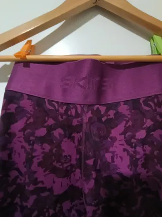 Leggings de lycra, marca SKINS, talla S