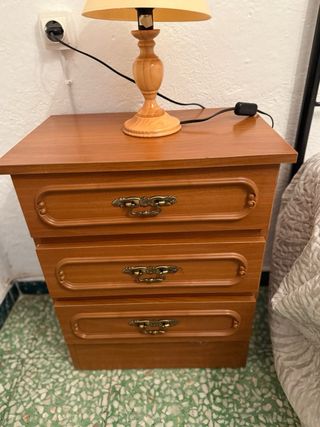 colchón 135, somier y dos mesitas