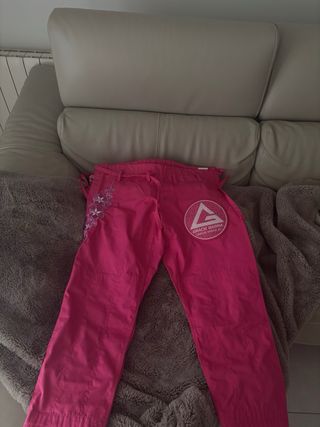 Kimono Gracie Barra Edición Limitada Rosa
