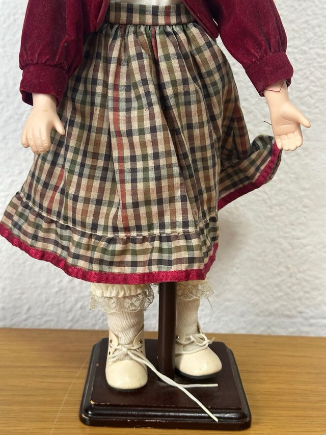 Muñeca Porcelana Symphony Annie