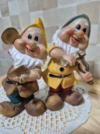 Figuras de cerámica de enanitos