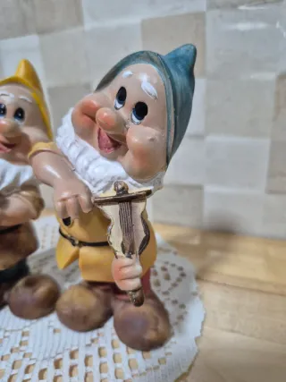 Figuras de cerámica de enanitos