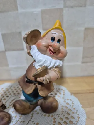 Figuras de cerámica de enanitos