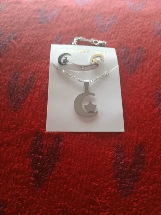 Conjunto Collar y Pendientes Luna y Estrella