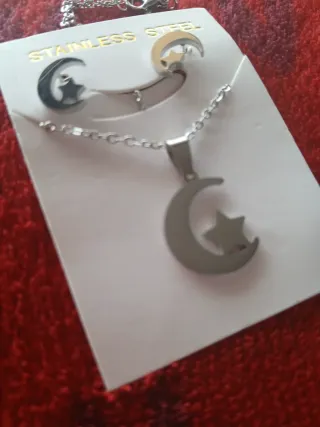 Conjunto Collar y Pendientes Luna y Estrella