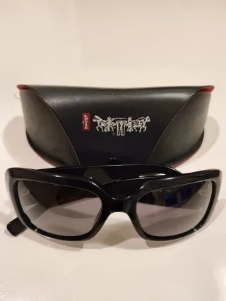 Gafas de sol mujer Levi's negras