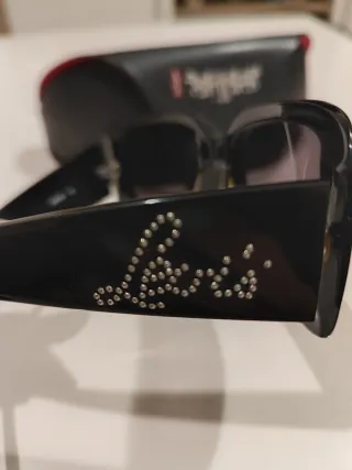 Gafas de sol mujer Levi's negras