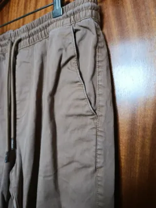 Pantalón Chino Jogger Bershka Beige Talla S (38)