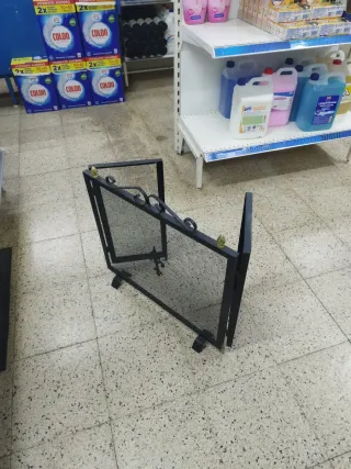 Protector chimenea metal negro y dorado