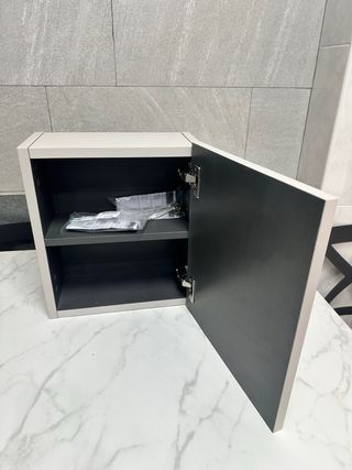 pareja de armarios pequeños