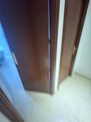 7 Puertas de Madera. Tres con cristal y 3 sin