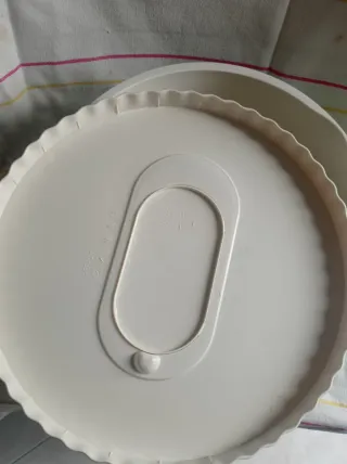 Ciotola in plastica verde con coperchio