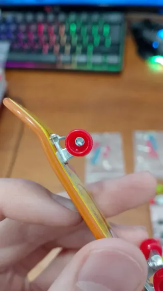 skate juguete cada uno de la cuarta foto a 2€