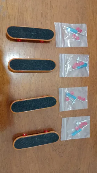skate juguete cada uno de la cuarta foto a 2€
